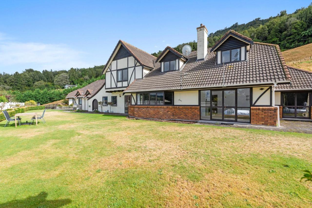 Skyline Mountain View Lodge Up To 16 People 罗托鲁阿 外观 照片