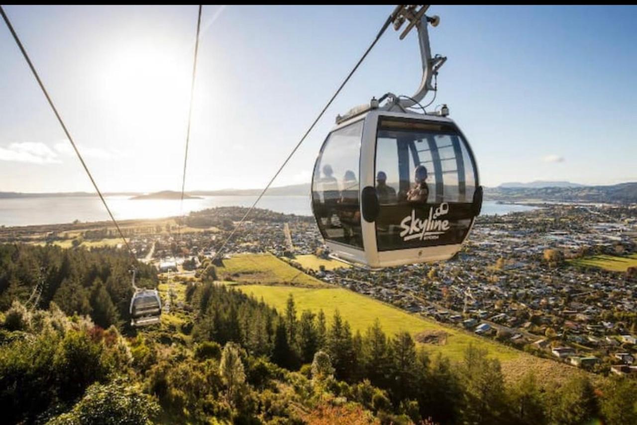 Skyline Mountain View Lodge Up To 16 People 罗托鲁阿 外观 照片